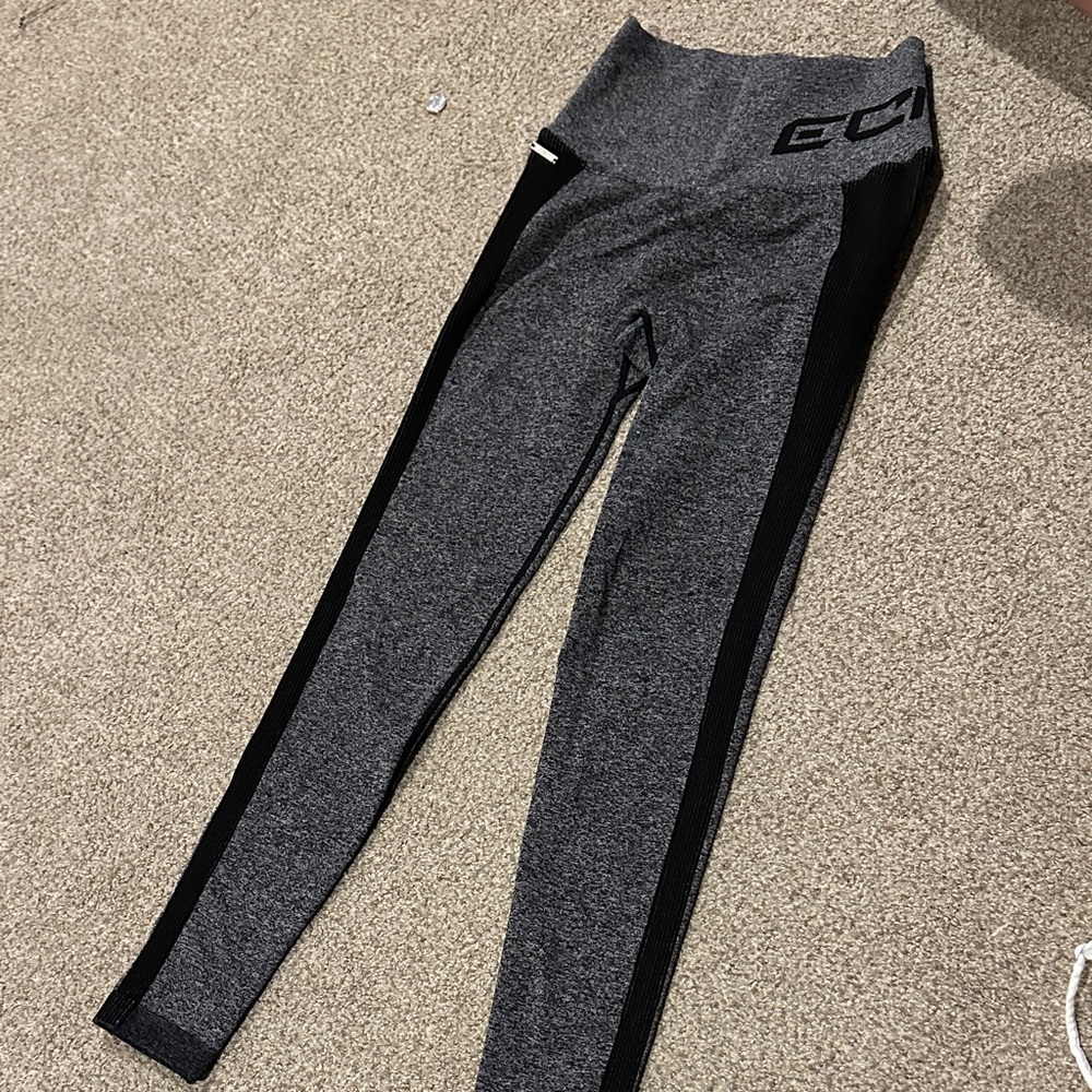 ECHT Women's Gray and Black Leggings scrunch butt